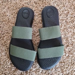 Sanuk Yoga Gora Sandals